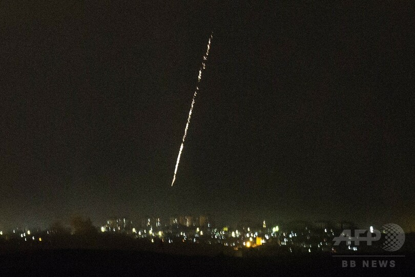 ガザ地区の死者300人超える、パレスチナ議長ら停戦を模索